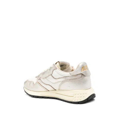 Autry Low Top Silhouette Sneakers With Contrast Sole