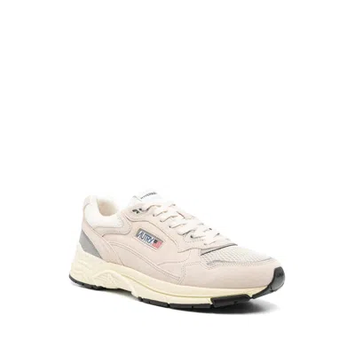 Autry Round Toe Mesh Panels Contrast Sole Sneakers In Neutral
