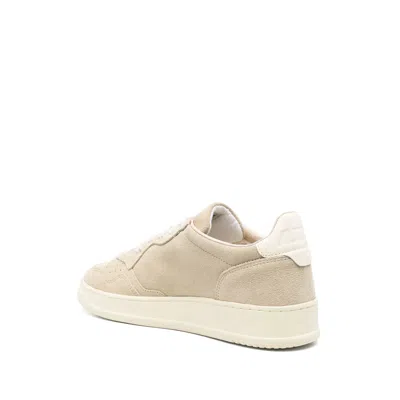 Autry Medalist Sneakers In White And Black With Suede