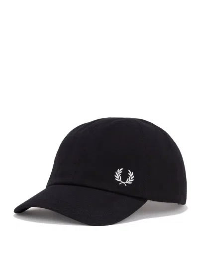 Fred Perry Logo Embroidered Baseball Cap In Black