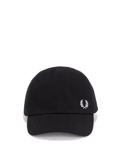 Fred Perry Logo Embroidered Baseball Cap In Black