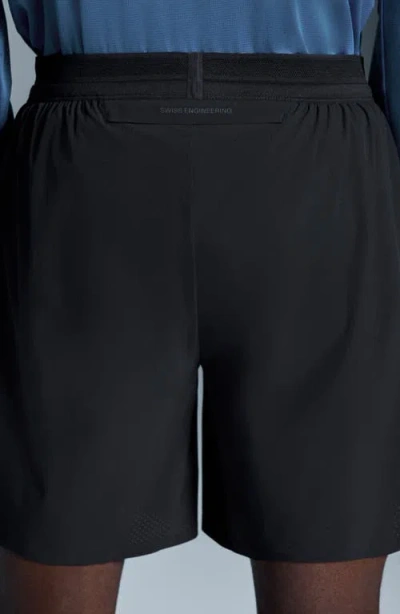 On Performance Shorts In Black