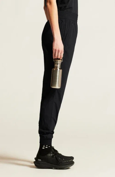 Craft Join Wind Joggers In Black