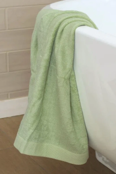 Bedvoyage Luxury Viscose Odor & Mildew Resistant Towel Collection, Bath Towel 1pc