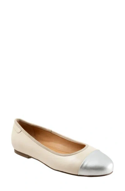 Trotters Clara Cap Toe Flat In White