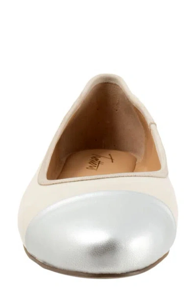 Trotters Clara Cap Toe Flat In White