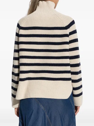 条纹高领毛衣