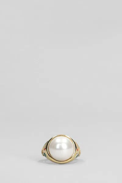 Casablanca Pearl Signet Ring Laurel Detailing In Gold