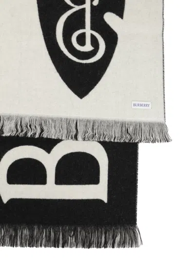 Burberry Black And White Wool Reversible Scarf In Black