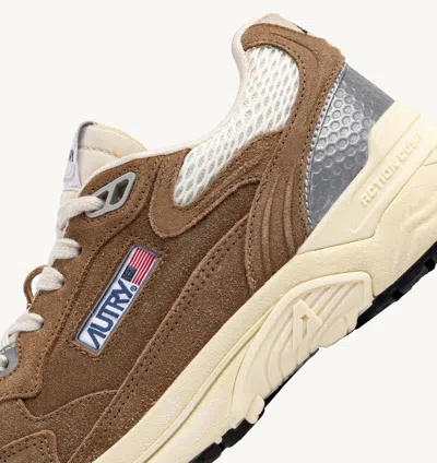 Autry Hyperway Sneakers In Cigar And Silver Mesh And Suede In Neutral