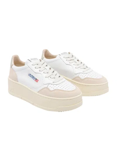 Autry Low Top Medialist Platform Sneakers In White
