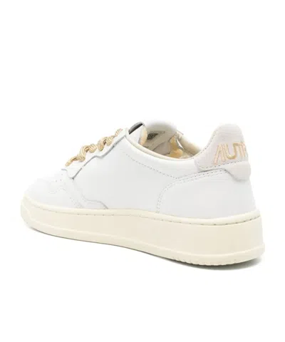Autry Medalist Low Sneakers In White Leather And Suede Heel Tab In Brown
