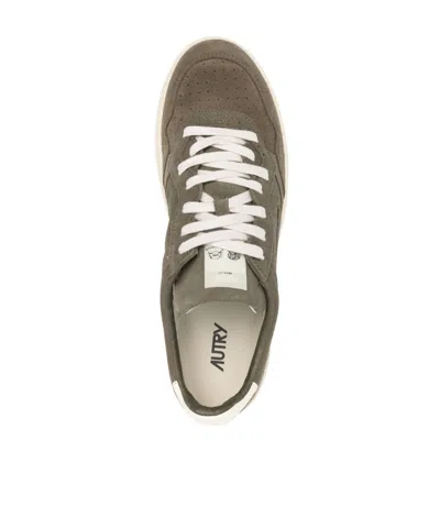 Autry Low Top Suede Panels Sneakers In Gray