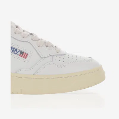 Autry Low Medalist Leather Sneakers