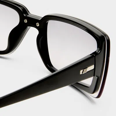 Le Specs Evasion