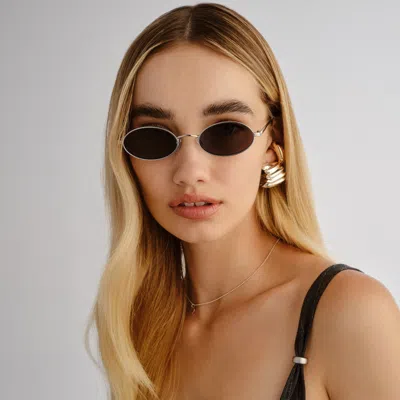Le Specs Love Train