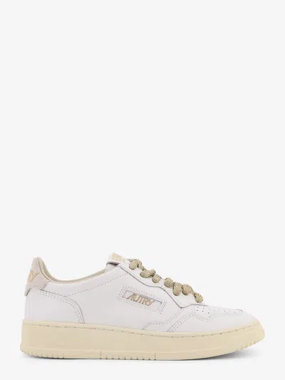Autry Medalist Low Sneakers In White Leather And Suede Heel Tab In Brown