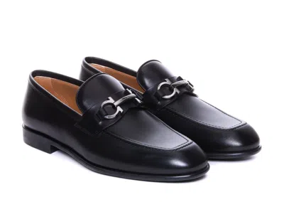 Ferragamo Gancini Ornament Loafers In Calf Leather In Nernewbiscnewbisc