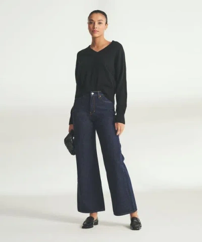 Naadam Signature Cashmere Classic V-neck Sweater In Black