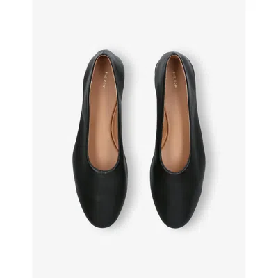 The Row Womens  Awar Flat Leather Shoes In Black