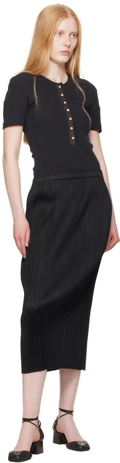 Issey Miyake Midi Skirt Featuring Pleated Design