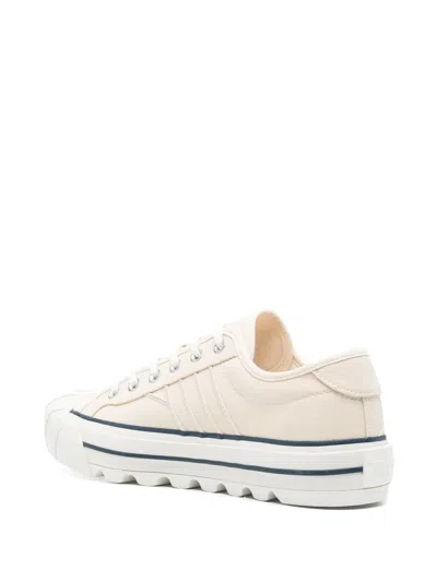 ROYAL INTREPID 运动鞋