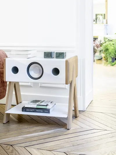 木质脚架投影仪