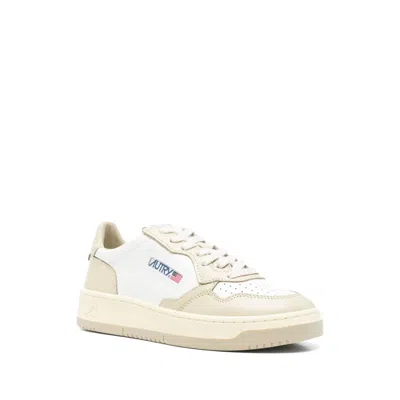 Autry Medalist Low-top Sneakers In White