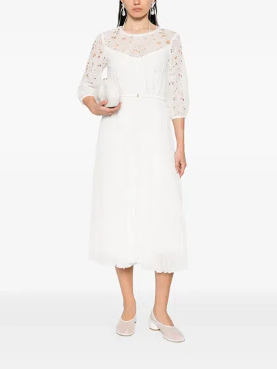 花卉刺绣百褶连衣裙