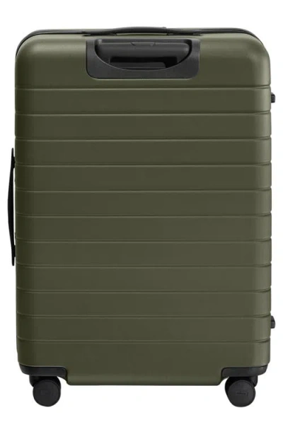 Away The Medium Flex Suitcase