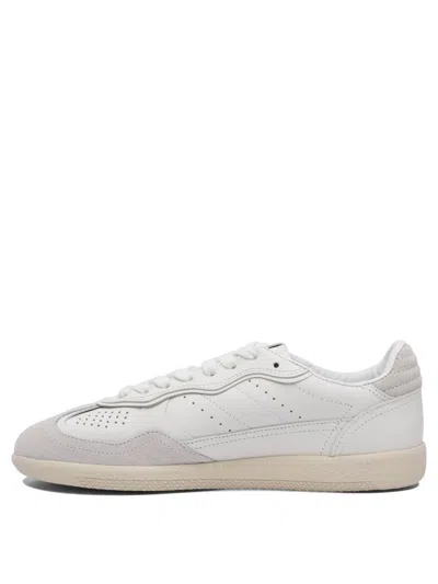Alohas Sneakers & Slip-on