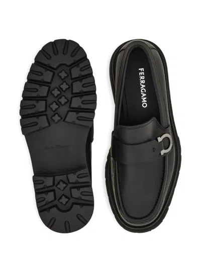 Ferragamo Mocassin Avec Ornement Gancini Noir Taille 44 In Black