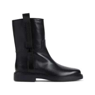 Tod's Black Calf Leather Bootie In Black