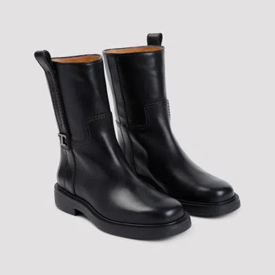 Tod's Black Calf Leather Bootie In Black