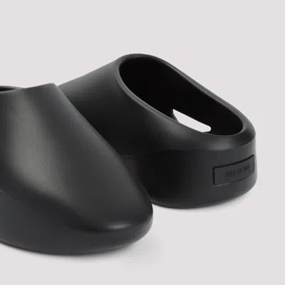 Fear Of God Runner Eva Rubber Slippers In Black
