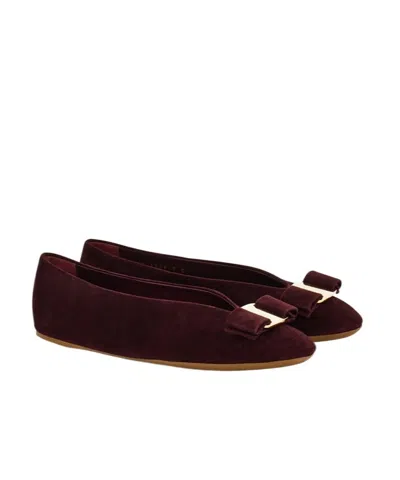 Ferragamo Bow Detail Suede Ballerinas In Burgundy