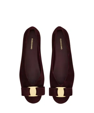 Ferragamo Bow Detail Suede Ballerinas In Burgundy