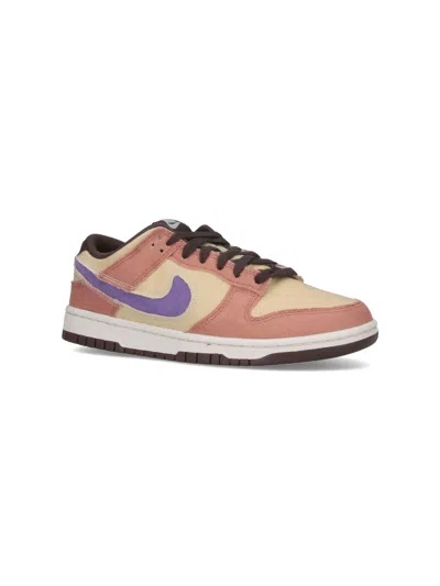 Nike Dunk Low Se Basketball Sneaker In Brown