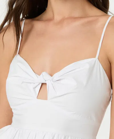 Astr Women's Twist-front Bubble-hem Top In White