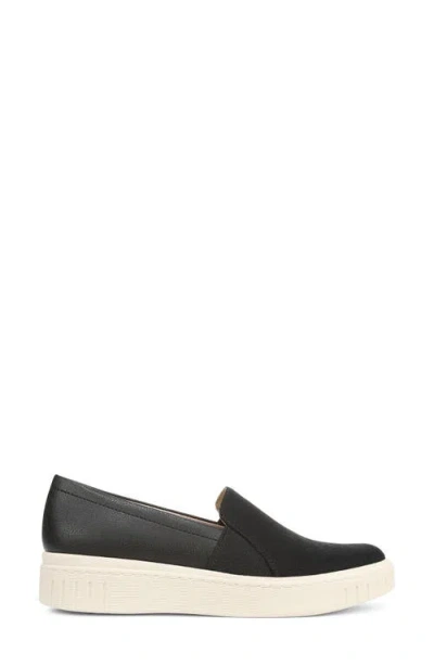 Lifestride Women's Grandeur Round Toe Slip Ons In Black