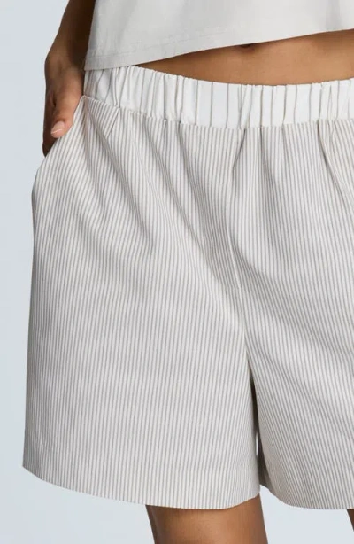 Kenneth Cole Pull-on Elastic Waistband Boxer Shorts In Gray