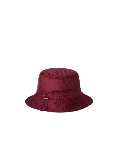 Gucci Reversible Burgundy Nylon Gg Hat In Red
