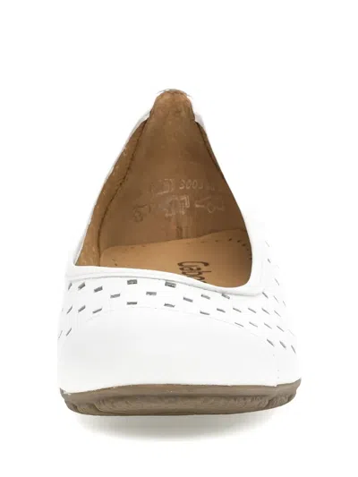 镂空芭蕾平底鞋