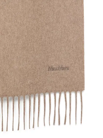 Max Mara Classic Big Scarf "baci" In Neutral