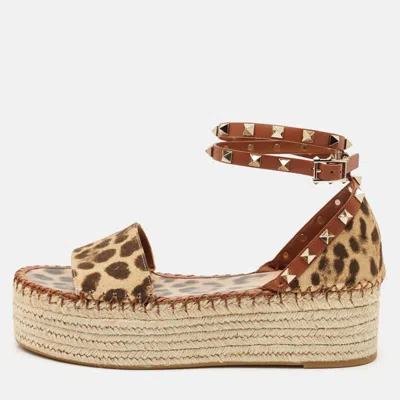 Pre-owned Valentino Garavani Beige Leopard Print Canvas Rockstud Espadrille Platform Sandals Size 39