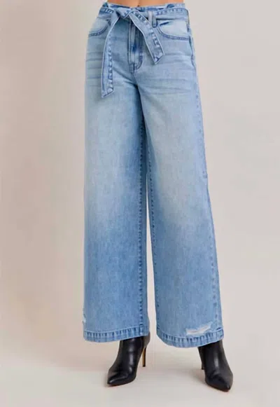 Hidden 33" Nori Midrise Super Wide Leg Jean In Medium Light In Multi
