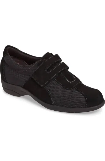 Munro Joliet Sneaker In Black
