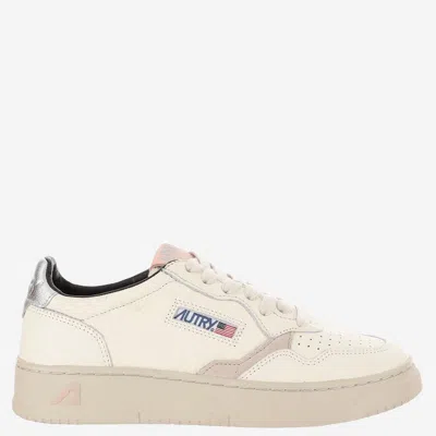 Autry Medalist Low Leather Sneakers In Neutral