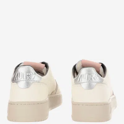 Autry Medalist Low Leather Sneakers In Neutral