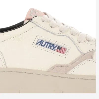 Autry Medalist Low Leather Sneakers In Neutral